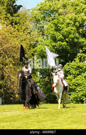 Berkeley, Angleterre - 6 mai 2018 : Medieval Jousting Afficher dans le château de Berkeley. L'histoire a joué à l'intérieur des murs du château de Berkeley en font l'un des m Banque D'Images