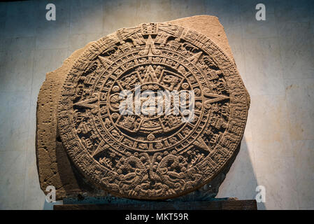 Chambre aztèque, Pierre de Soleil ou pierre calendaire aztèque, un classique tardive après Mexicas sculpture, Musée National d'Anthropologie, Museo Nacional de Antropología, Banque D'Images