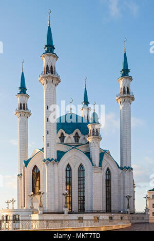 Kazanskaya mechet Kul-Sharif'. Odna iz samykh mechetey bol'shikh v strane. Mosquée Kul-Sharif de Kazan. L'une des plus grandes mosquées du pays. Banque D'Images