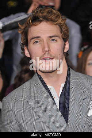 Sam Claflin arrivant à la The Hunger Games- prendre feu Première au Nokia Theatre de Los Angeles.Sam Claflin 291 Red Carpet Event, Vertical, USA, Cinéma, Célébrités, photographie, Bestof, Arts, Culture et divertissement, Célébrités Topix fashion / Vertical, Best of, événement dans la vie d'Hollywood, Californie - Tapis rouge et en backstage, USA, Cinéma, Célébrités, cinéma, télévision, Célébrités célébrités musique, photographie, Arts et culture, Bestof, divertissement, Topix headshot, vertical, une personne, à partir de l'an , 2013, enquête tsuni@Gamma-USA.com Banque D'Images