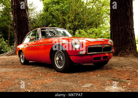 Un 1970 MGB GT qui est à mi-chemin d'un projet de restauration. Banque D'Images