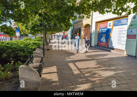 PRESOV, Slovaquie - 01 octobre 2017 : promenade le long de la rue Hlavna en vieille ville. C'est une ville dans l'Est de la Slovaquie, troisième plus grande ville du pays. Banque D'Images