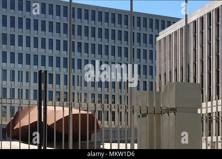 Entrée principale du nouveau siège de l'Intelligence Service Fédéral Allemand Bundesnachrichtendienst BND dans la capitale allemande Berlin sur la Chaus Banque D'Images