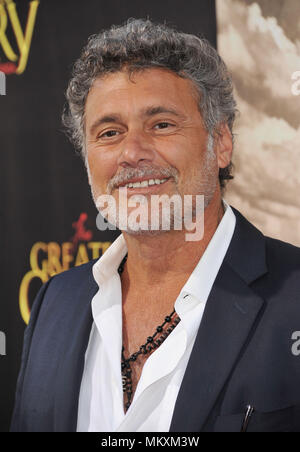 Steven Bauer pour une plus grande gloire à la première à l'Academy of Motion Pictures à Los Angeles.Steven Bauer  46 Red Carpet Event, Vertical, USA, Cinéma, Célébrités, photographie, Bestof, Arts, Culture et divertissement, Célébrités Topix fashion / Vertical, Best of, événement dans la vie d'Hollywood, Californie - Tapis rouge et en backstage, USA, Cinéma, Célébrités, cinéma, télévision, Célébrités célébrités musique, photographie, Arts et culture, Bestof, divertissement, Topix headshot, vertical, une personne, à partir de l'an 2012, enquête tsuni@Gamma-USA.com Banque D'Images