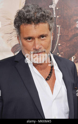 Steven Bauer pour une plus grande gloire à la première à l'Academy of Motion Pictures à Los Angeles.Steven Bauer  51 Red Carpet Event, Vertical, USA, Cinéma, Célébrités, photographie, Bestof, Arts, Culture et divertissement, Célébrités Topix fashion / Vertical, Best of, événement dans la vie d'Hollywood, Californie - Tapis rouge et en backstage, USA, Cinéma, Célébrités, cinéma, télévision, Célébrités célébrités musique, photographie, Arts et culture, Bestof, divertissement, Topix headshot, vertical, une personne, à partir de l'an 2012, enquête tsuni@Gamma-USA.com Banque D'Images