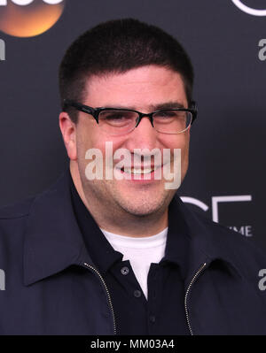 West Hollywood, Californie, USA. 8 mai, 2018. Adam Horowitz arrive pour l était une fois' Series finale au London Hotel Crédit : Lisa O'Connor/ZUMA/Alamy Fil Live News Banque D'Images