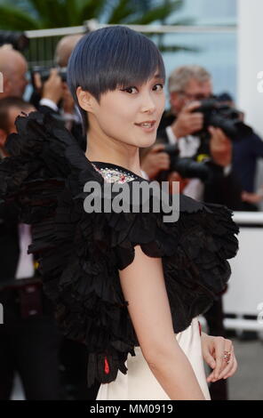 Cannes, France. 8 mai, 2018. CANNES, FRANCE - MAY 08 : Li Yuchun AKA Chris Lee assiste à la projection de "tout le monde sait (Todos Lo Saben)' et le gala d'ouverture lors de la 71e assemblée annuelle du Festival du Film de Cannes au Palais des Festivals le 8 mai 2018 à Cannes, France. Credit : Frederick Injimbert/ZUMA/Alamy Fil Live News Banque D'Images