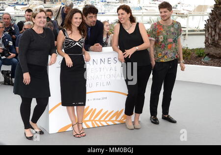 9 mai 2018 - Cannes, France - CANNES, FRANCE - 09 MAI : (L-R) Les membres du jury Un Certain Regard Julie Huntsinger, Virginie Ledoyen, Un Certain Regard président Benicio Del Toro, membres du jury et d'Annemarie Jacir Kantemir Balagov assister le jury Un Certain Regard photocall annuel lors de la 71 e édition du Festival de Cannes au Palais des Festivals le 9 mai 2018 à Cannes, France. (Crédit Image : © Frederick Injimbert via Zuma sur le fil) Banque D'Images