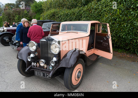 Trebah, Cornwall, England, UK. Le 9 mai 2108. La 20-Ghost Club, le plus vieux club de voiture Rolls-Royce dans le monde entier se sont réunis à l'Trebah à Cornwall aujourd'hui qu'ils ont visité le comté, le club est dédié à la préservation des 1940 Rolls Royce Motor Cars. Crédit : Kevin Britland/Alamy Live News. Banque D'Images