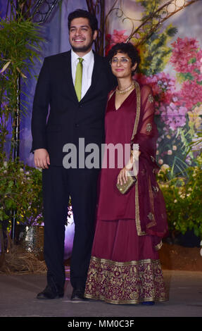 Mumbai, Inde. 8 mai, 2018. Acteur Junaid Khan avec maman Kiran Rao assister à la réception de mariage de l'actrice Sonam Kapoor et Anand Ahuja à hotel Leela Mumbai. Credit : Azhar Khan SOPA/Images/ZUMA/Alamy Fil Live News Banque D'Images