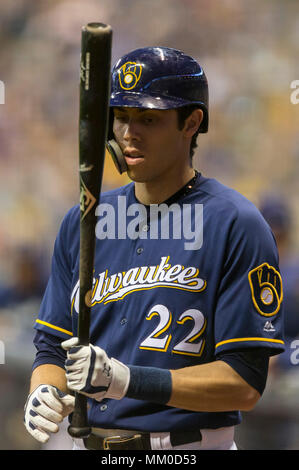 Milwaukee, WI, USA. 8 mai, 2018. Centre des Milwaukee Brewers fielder Christian Yelich # 22 pendant le jeu de la Ligue Majeure de Baseball entre les Milwaukee Brewers et les Indians de Cleveland au Miller Park de Milwaukee, WI. John Fisher/CSM/Alamy Live News Banque D'Images