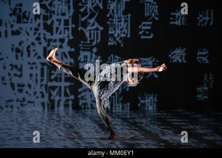 Londres, UK - 9 mai 2018 - Cloud Dance Theatre de Taiwan présent Formosa au Sadler's Wells© photo Credit : Danilo Danilo Moroni Moroni/Alamy Live News