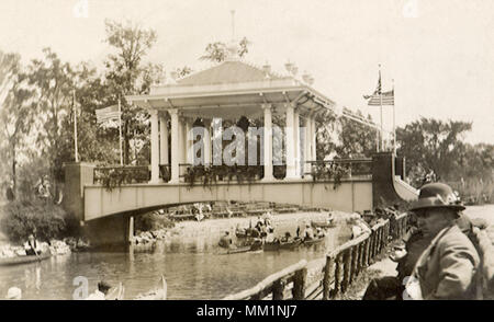 Scène de la rivière à Belle Isle Park. Detroit. 1910 Banque D'Images