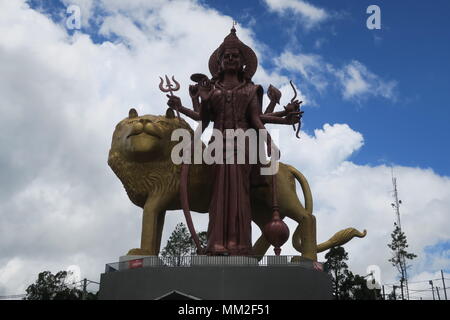 Statue de Durga Mata à Ganga Talao, Grand Bassin, Ile Maurice, dieu hindou statues autour du Lac Sacré Banque D'Images