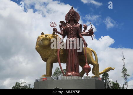 Statue de Durga Mata à Ganga Talao, Grand Bassin, Ile Maurice, dieu hindou statues autour du Lac Sacré Banque D'Images