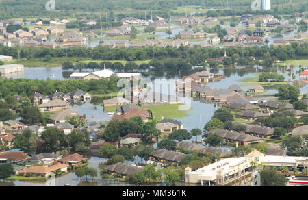 Une vue aérienne de zones touchées par l'ouragan Harvey à Beaumont, Texas, 1 septembre 2017. L'ouragan Harvey est le premier grand ouragan à toucher terre sur les États-Unis en plus de 10 ans. (U.S. Photo de l'armée par la CPS. Elizabeth Brown) Banque D'Images