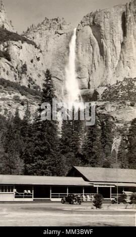 Yosemite Falls. Le Parc National Yosemite. 1935 Banque D'Images