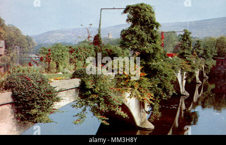 Pont des fleurs. Shelburne Falls. 1954 Banque D'Images