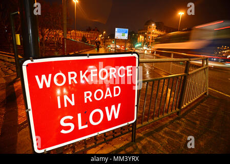 Les signes avertisseurs de la population active travaillant dans la voie de l'avenir yorkshire leeds united kingdom Banque D'Images