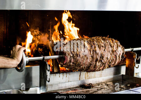 Acg turc döner au four à bois restauration rapide. Banque D'Images