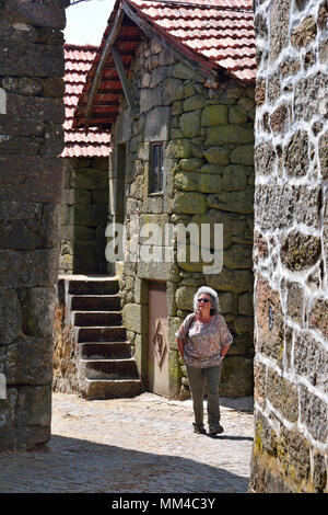 Balade dans le vieux village de Mourilhe. Tras os Montes, Portugal Banque D'Images