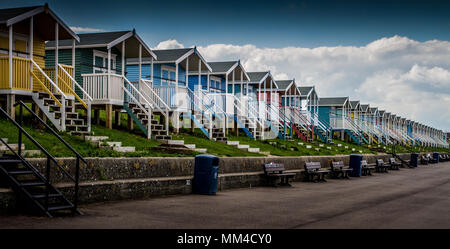 Cabines de plage sur l'île de Sheppey Banque D'Images