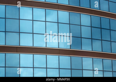 Immeuble de bureaux moderne en verre Banque D'Images