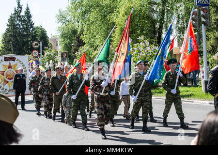 KURSK REGION Krasnoyarsk, Russie, - le 9 mai 2018. Les gens prennent part au défilé du régiment d'immortel avec des portraits de leurs proches qui parti Banque D'Images