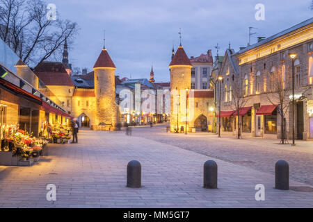 La porte Viru à Tallinn, Estonie Banque D'Images