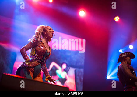 La Norvège, Bergen - 30 avril, 2018. Le groupe d'Eurodance néerlandais Henri Tachan effectue un concert live pendant le We love the 90's Show à Bergenshallen à Bergen. (Photo crédit : Gonzales Photo - Jarle H. MEO). Banque D'Images