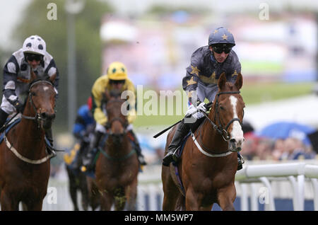 Gabriel Le Saint monté par Paul Casino gagne le handicap Stakes lors d'Eversheds Sutherland Ville Jour de la Fête de Mai 2018 Boodles à l'hippodrome de Chester. Banque D'Images