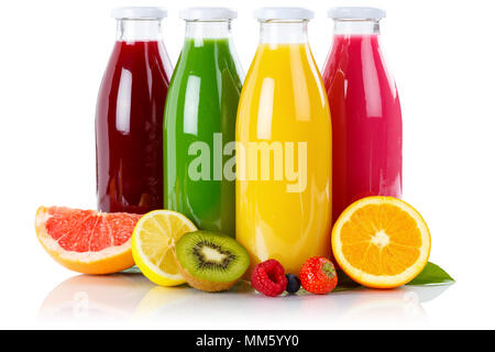 Les smoothies smoothie jus en bouteille fruits fruits isolé sur fond blanc Banque D'Images