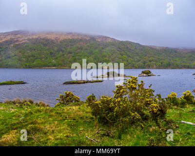 Merveilleux lac à Gleninchaquin Park en Irlande Banque D'Images