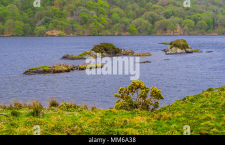 Merveilleux lac à Gleninchaquin Park en Irlande Banque D'Images