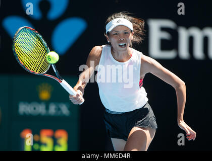 Joueur de tennis taïwanais Su-Wei Hsieh jouant forehand tourné en Australie en 2018, le tournoi de tennis de Melbourne Park, Melbourne, Victoria, Australie. Banque D'Images