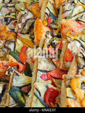 Arrière-plan de goût Pizza aux légumes tomate et mozzarella Banque D'Images