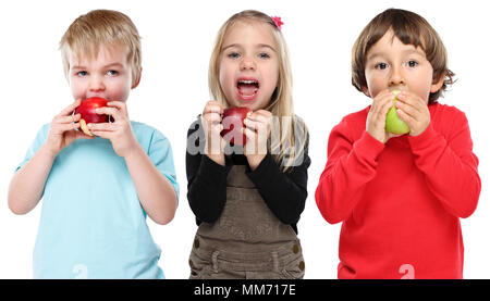 Groupe de jeunes enfants de manger pomme fruit automne automne sain isolé sur fond blanc Banque D'Images