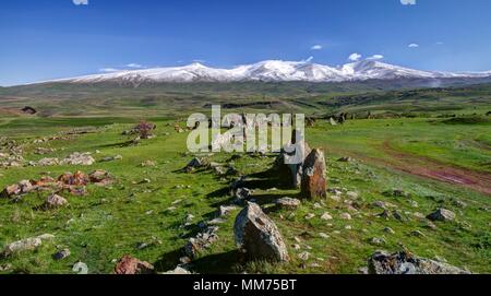 Zorats Karer préhistorique site près de Karahunj village en Arménie Banque D'Images