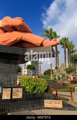 El Beso Sculpture, Parque de Amor, quartier Miraflores, Lima, Pérou Banque D'Images