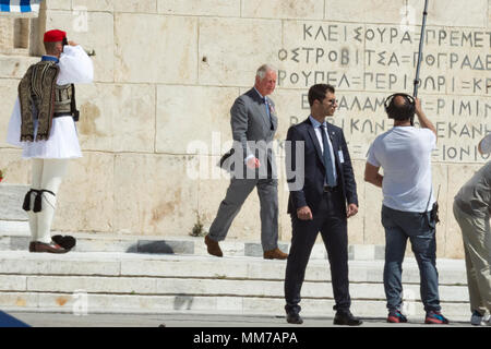 Athènes, Grèce, 09 mai 2018, le Prince Charles et son épouse Camilla visites tombe de soldat inconnu à Athènes, Grèce, le Crédit : Vangelis/Aragiannis Alamy Live News. Banque D'Images