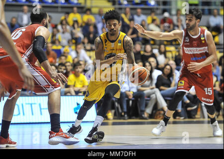 Turin, Italie. 9 mai, 2018. Diante Garret (Fiat Auxilium Torino) au cours de la SERIE A PANIER CAMPIONATO 2017/18 match de basket-ball entre FIAT AUXILIUM TORINO VS OPENJOBMETIS PalaRuffini à Varèse, le 9 mai 2018 à Turin, Italie. Crédit : FABIO ANNEMASSE/Alamy Live News Banque D'Images