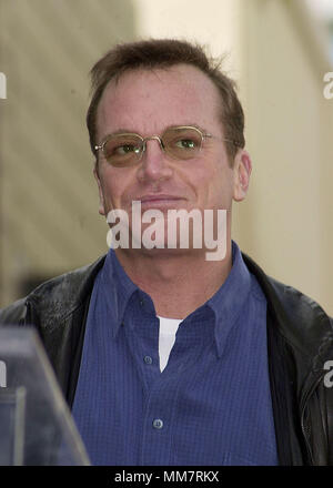 Stan Winston, spécial ( compenser Terminator, Alien, Jurassic Park & Edward aux mains ) reçu une étoile sur Hollywood Boulevard à Los Angeles 02/23/2001 ArnoldTom07.jpgArnoldTom07 Red Carpet Event, Vertical, USA, Cinéma, Célébrités, photographie, Bestof, Arts, Culture et divertissement, Célébrités Topix fashion / Vertical, Best of, événement dans la vie d'Hollywood, Californie - Tapis rouge et en backstage, USA, Cinéma, Célébrités, cinéma, télévision, Célébrités célébrités musique, photographie, Arts et culture, Bestof, divertissement, Topix headshot, vertical, une personne,, de la Banque D'Images
