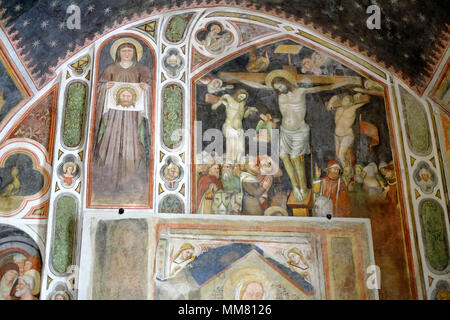 L'église de Saint Lucy est une petite merveille à Trévise. L'intérieur ressemble à une crypte.et a de précieuses fresques, ici dans la chapelle du Crucifix. Banque D'Images