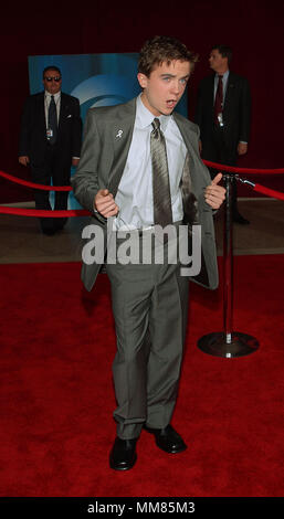 Frankie Muniz de 'Malcolm' au milieu, arrive à la 53e Primetime Emmy Awards au Shubert Theatre de Los Angeles Dimanche, Novembre 4,2001. Le spectacle a été nommé pour la meilleure série comique. JPGMunizFrankie MunizFrankie03.03 Red Carpet Event, Vertical, USA, Cinéma, Célébrités, photographie, Bestof, Arts, Culture et divertissement, Célébrités Topix fashion / Vertical, Best of, événement dans la vie d'Hollywood, Californie - Tapis rouge et en backstage, USA, Cinéma, Célébrités, cinéma, télévision, Célébrités célébrités musique, photographie, Arts et culture, Bestof, divertissement, Topix Banque D'Images