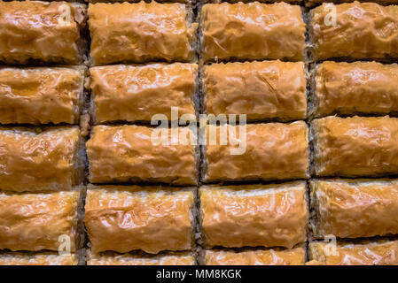 Haut Fermer vue détaillée de délicieux plats turcs traditionnels dessert nommé baklava Banque D'Images