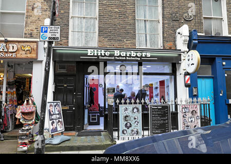 Elite Barbers vue extérieure du salon de coiffure turc traditionnel sur Marchmont Street à Londres WC1 Angleterre Royaume-Uni Grande-Bretagne KATHY DEWITT Banque D'Images