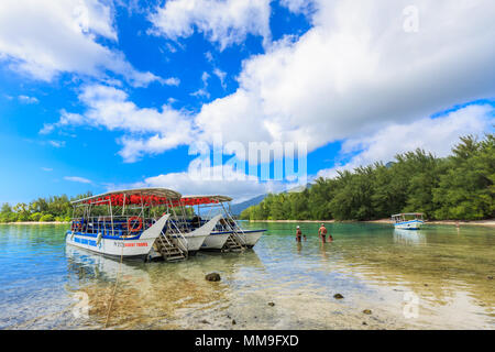 TAHITI, Polynésie française - le 23 août 2017 : les touristes et voyageurs en bateau à l'île de Moorea Tahiti Papeete, Polynésie française. Banque D'Images