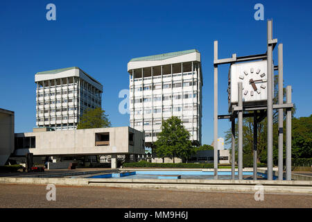 D-Marnes, Ruhr, en Westphalie, Rhénanie-Palatinat, NRW, l'hôtel de ville avec tour de l'horloge à l'Creiler Platz, bâtiment séculaire, deux tours de bureaux, tours jumelles Banque D'Images