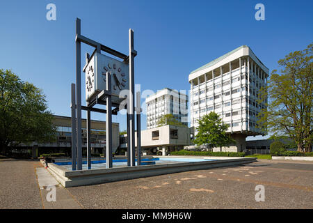 D-Marnes, Ruhr, en Westphalie, Rhénanie-Palatinat, NRW, l'hôtel de ville avec tour de l'horloge à l'Creiler Platz, bâtiment séculaire, deux tours de bureaux, tours jumelles Banque D'Images