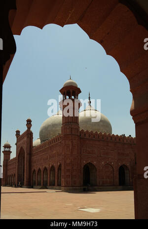 Salle de prière de la mosquée Badshahi ou impériale, Lahore, Pakistan Banque D'Images